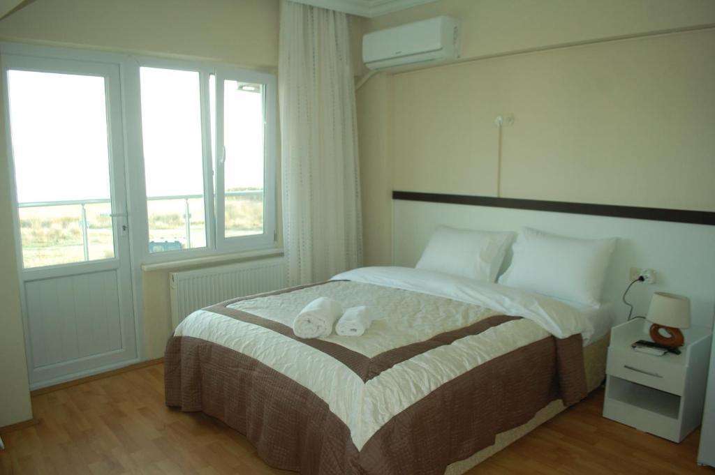 Flora Hotel Burhanli Exterior photo